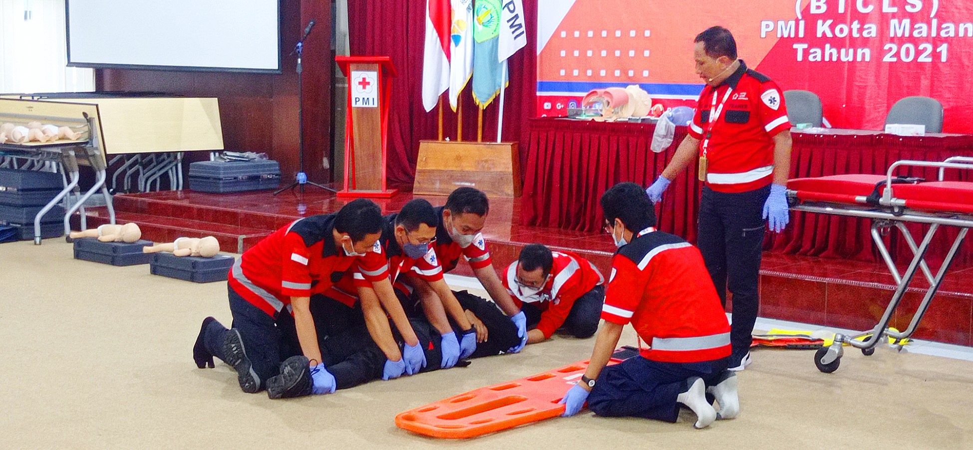 first aid diklat PMI PMR KSR relawan majalengka korps Red Cross Indonesia website
